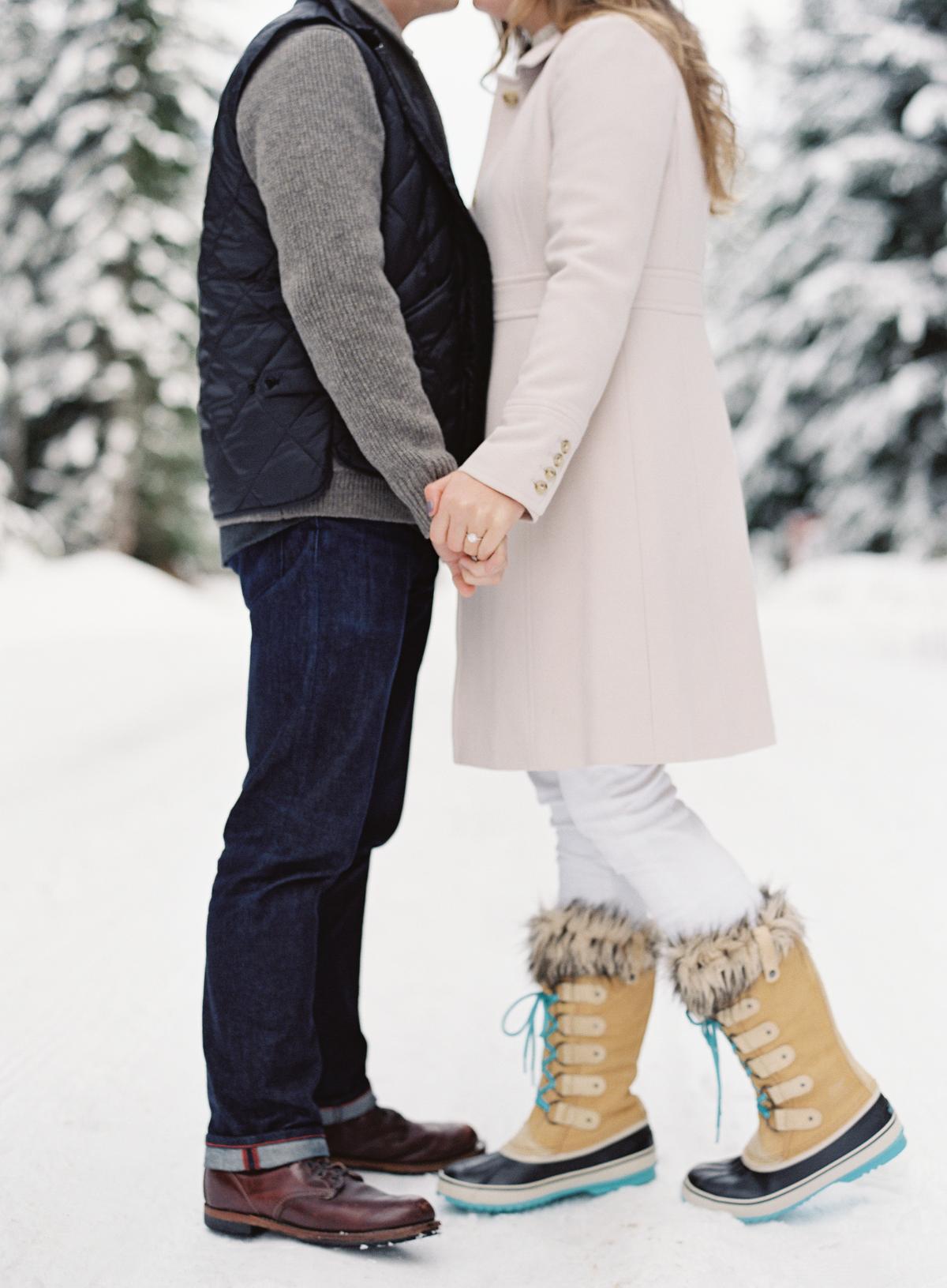 Snowy Snoqualmie Engagement Session 0001