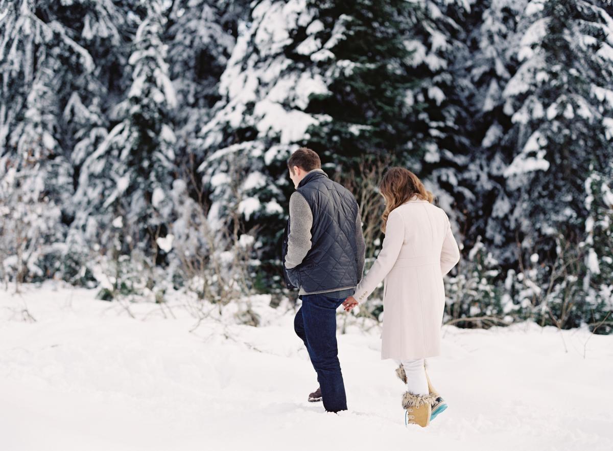 Snowy Snoqualmie Engagement Session 0006