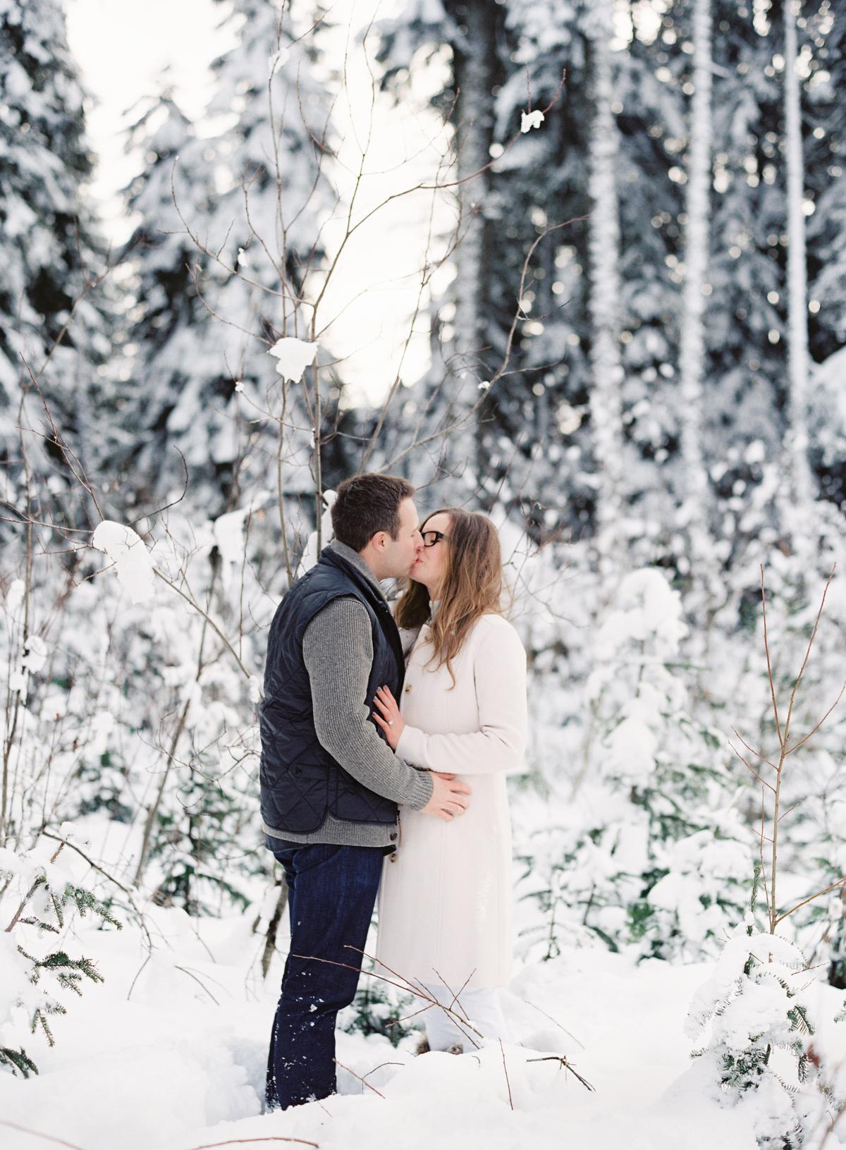 Snowy Snoqualmie Engagement Session 0009