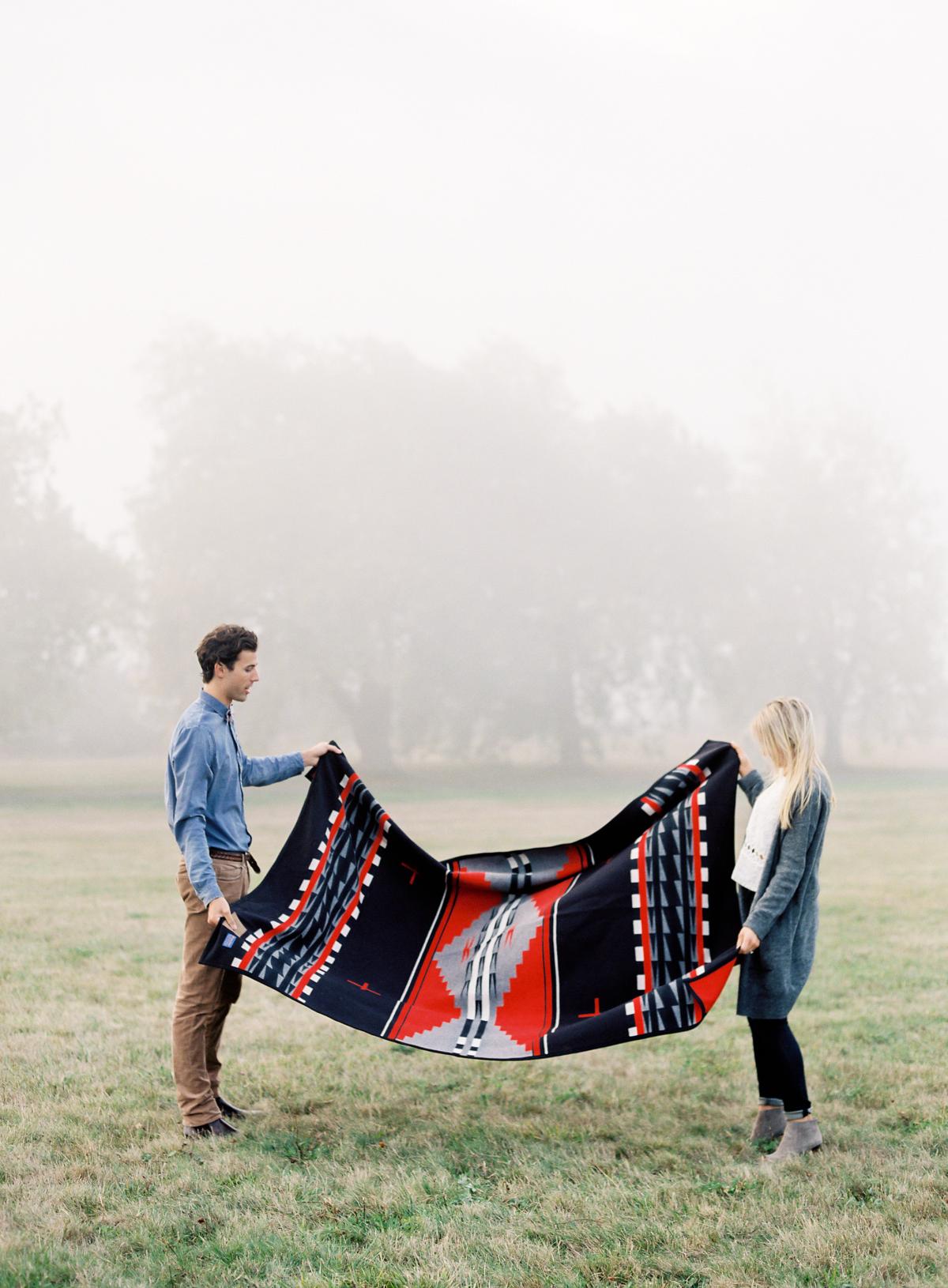 Foggy seattle engagement session by omalley photographers 0006
