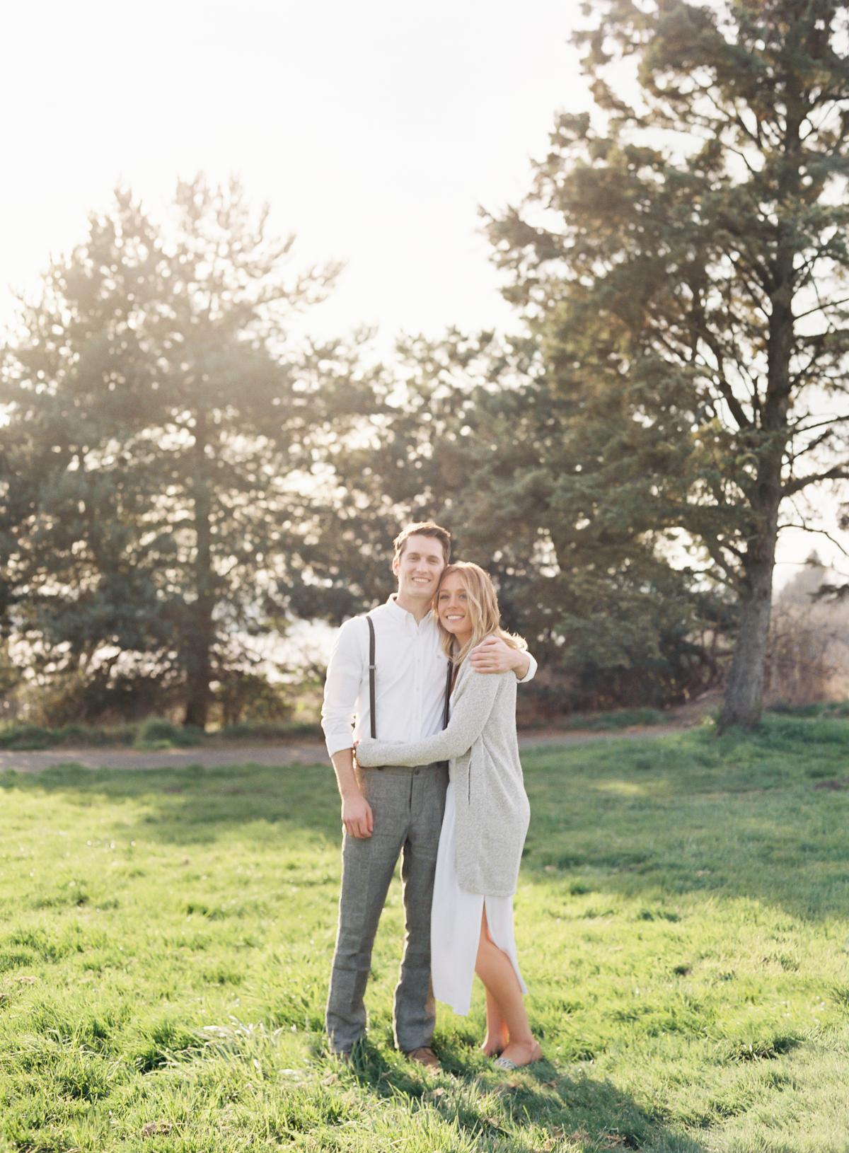 Simple Chic Outdoor Engagement 0004