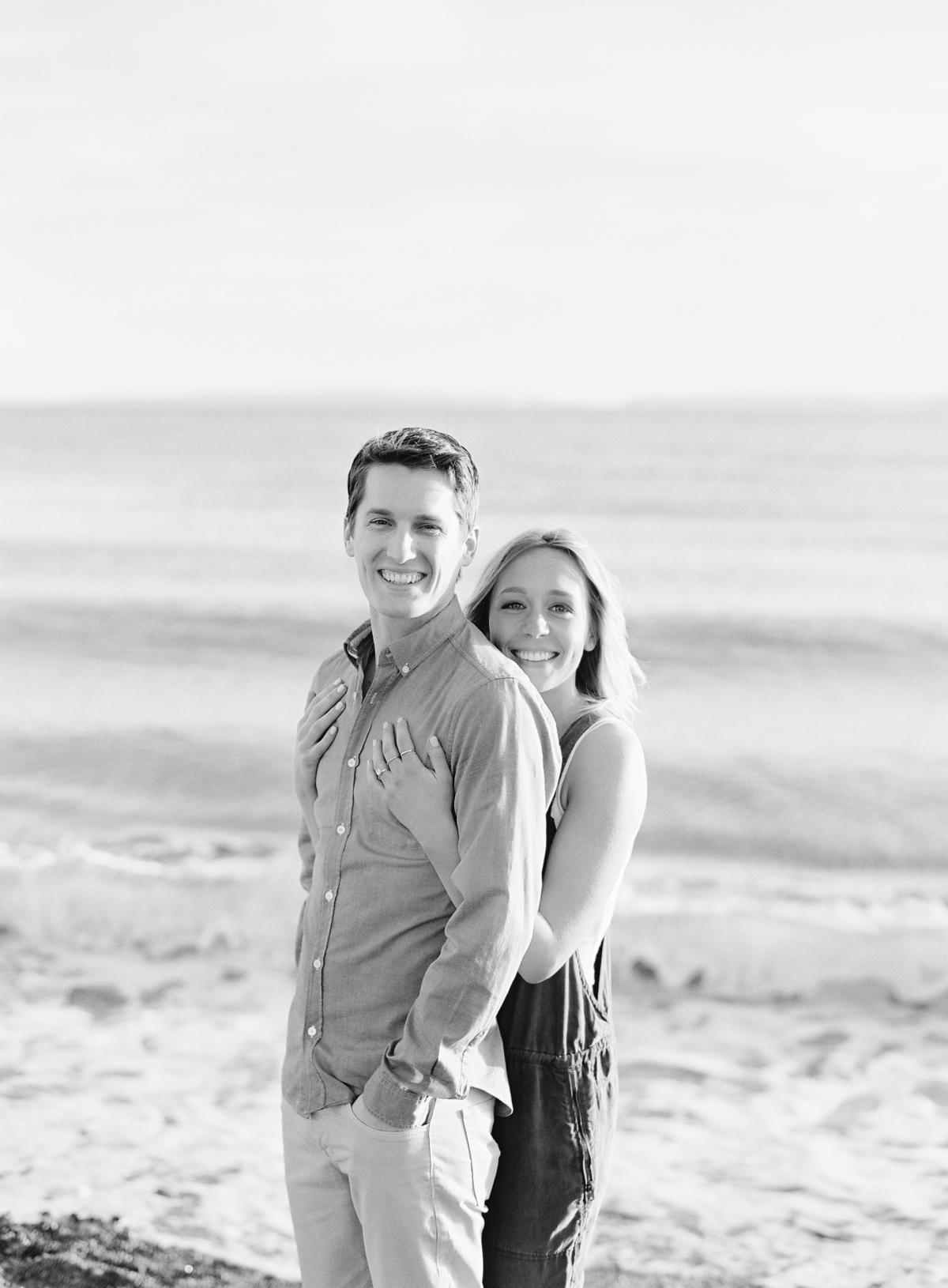 Simple Chic Outdoor Engagement 0017