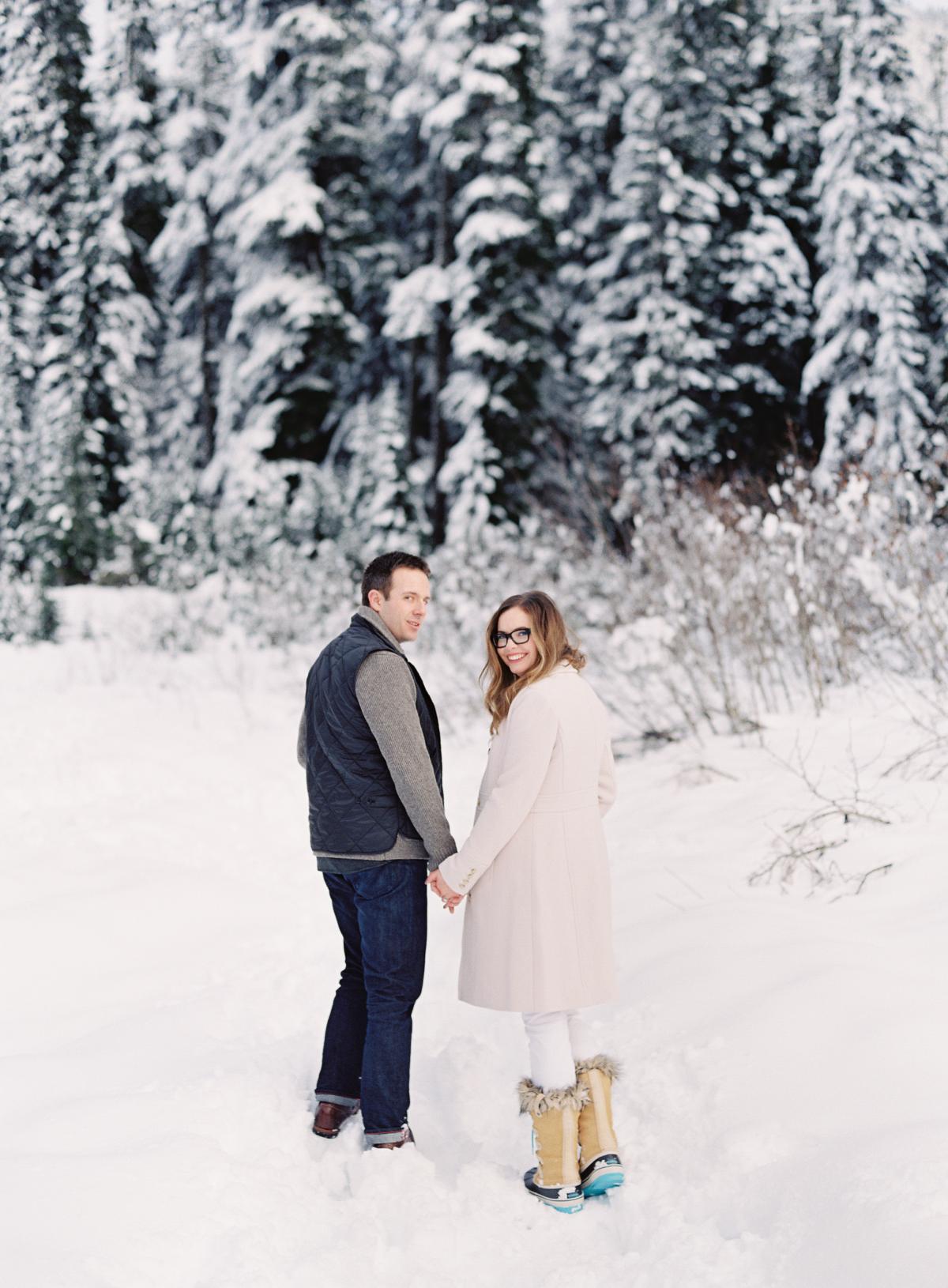 Snowy Snoqualmie Engagement Session 0007