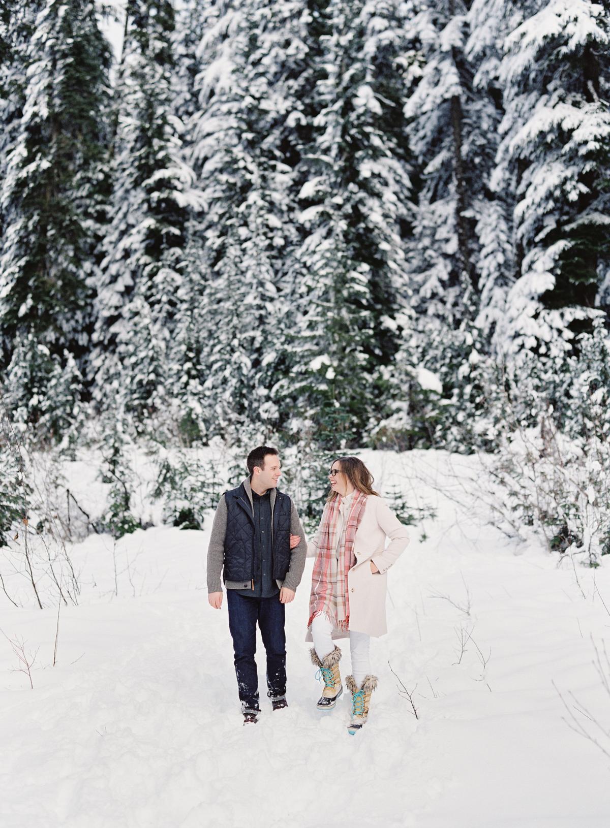 Snowy Snoqualmie Engagement Session 0014
